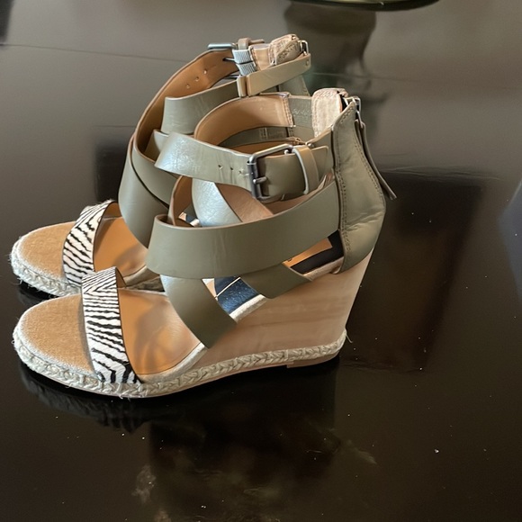 Dolce vita leather wedge sandal - Picture 2 of 4